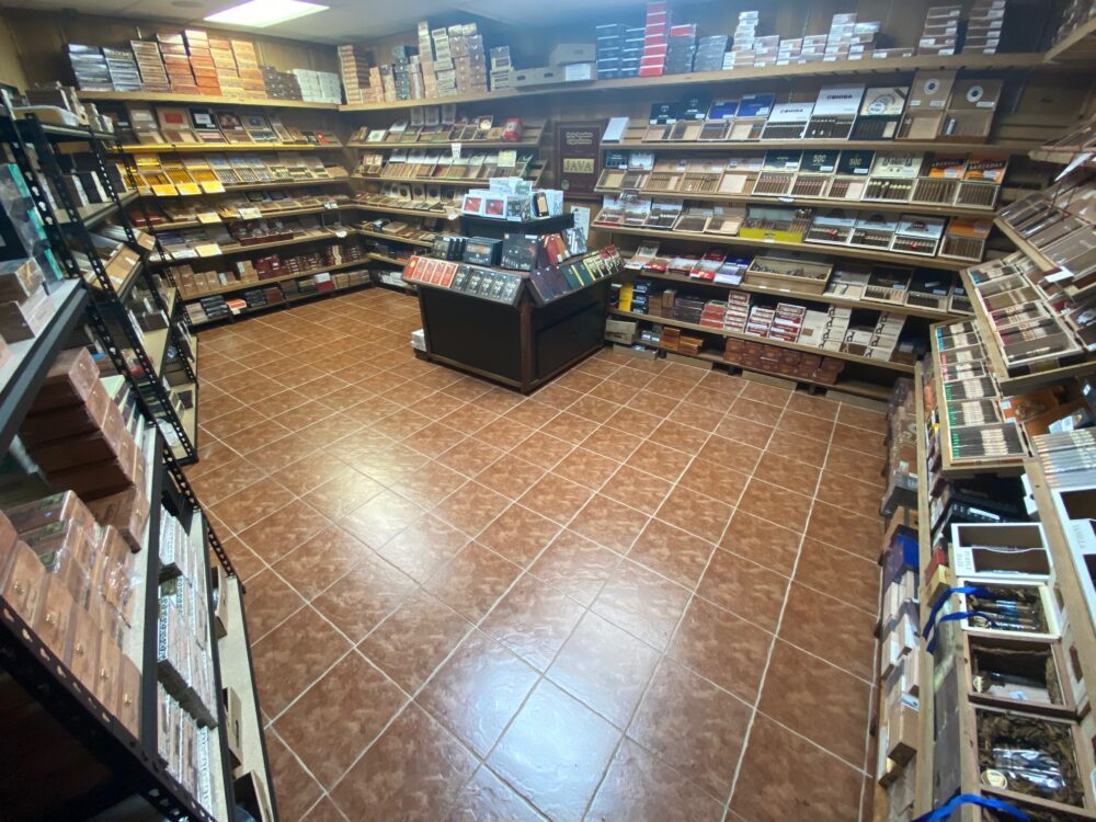 walk in cigar humidor Manchester NH